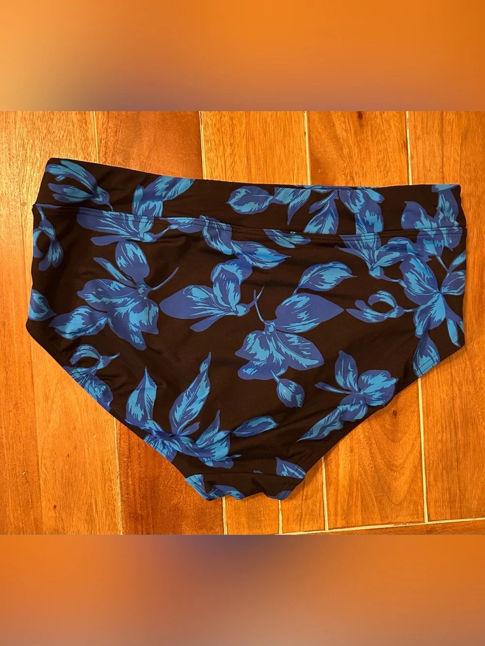 Lands and high waisted bikini bottoms. 12.